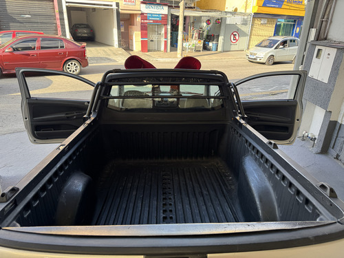 Volkswagen Saveiro 1.6 MI CS 8V FLEX 2P MANUAL G.V