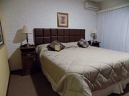 Imagen 25 de 30 de Venta De Casa De 6 Dormitorios En La Mansa