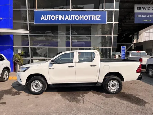 Toyota Hilux 2.7 Cabina Sencilla Mt