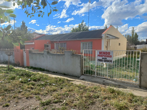 Casa 3 Dormitorios 2 Baños Barrio Del Carmen