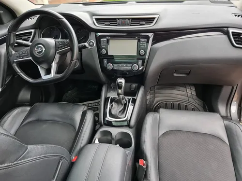 Nissan Qashqai Exclusive 2.0cc TP AA 4X2