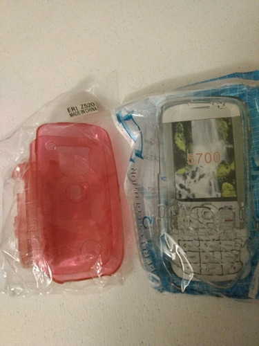 Crystal Case Sony Ericsson Z520 + Clip  Y Nokia 5700  D360