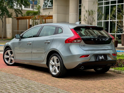 Volvo V40 2.0 T4 Dynamic Aut. 5p