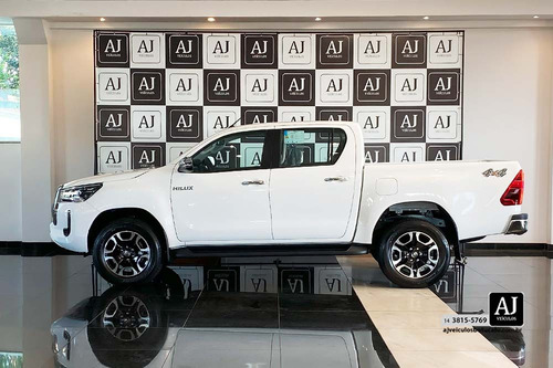 Toyota Hilux 2.8 D-4D TURBO DIESEL CD SRV 4X4 AUTOMÁTICO