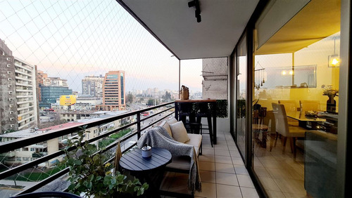 Departamento En Venta De 2 Dorm. En Las Condes
