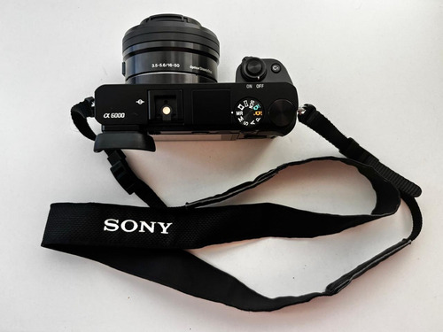Sony Alpha 6000 16-50 + Tele 55-210. Baterias, Funda, Uv. Negro (Usado)