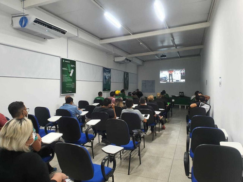 Imagem 2 de 3 de Cameras Cerca Eletrica Portao Automático E Energia Solar