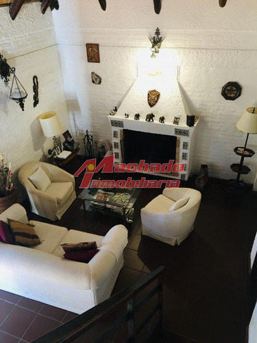 Casa En Venta Y Alquiler, Pinares, Punta Del Este- Ref: 6043