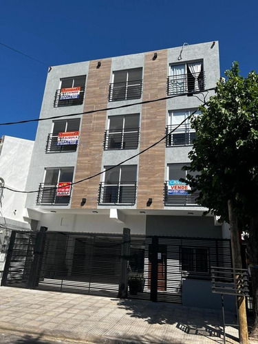 Departamento Con Cochera En Venta