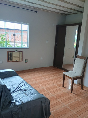 Casa Dúplex Com 3 Quartos, 2 Banheiro, Área De Serviço Vara