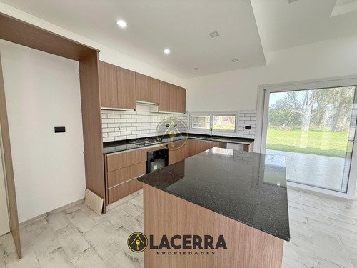 Casa 4 Ambientes A Estrenar En Santa Irene, Gran Lote De 2000 M²