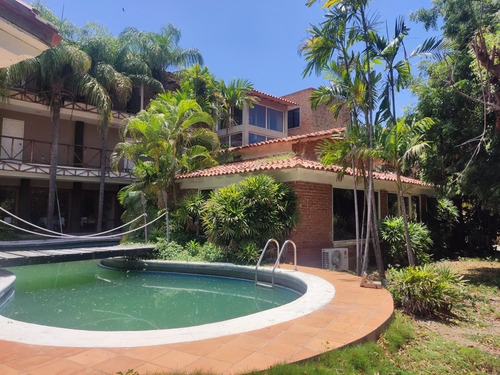 Imagen 2 de 4 de Venta Posada Puerto Viejo. Propiedad Mas Fondo De Comercio,