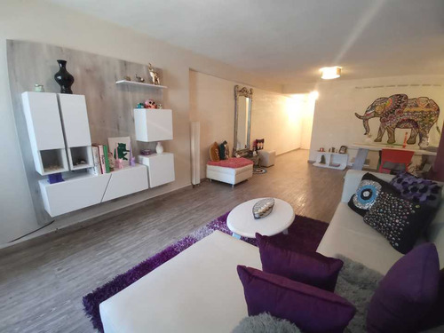 Imagen 3 de 26 de Se Vende Lindo Apartamento Actualizado 124 M² 3hab+serv/3b/2p El Cigarral