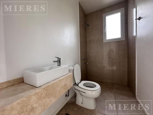 Casa En Venta Sobre Lote Interno En Barbarita - Bancalari.