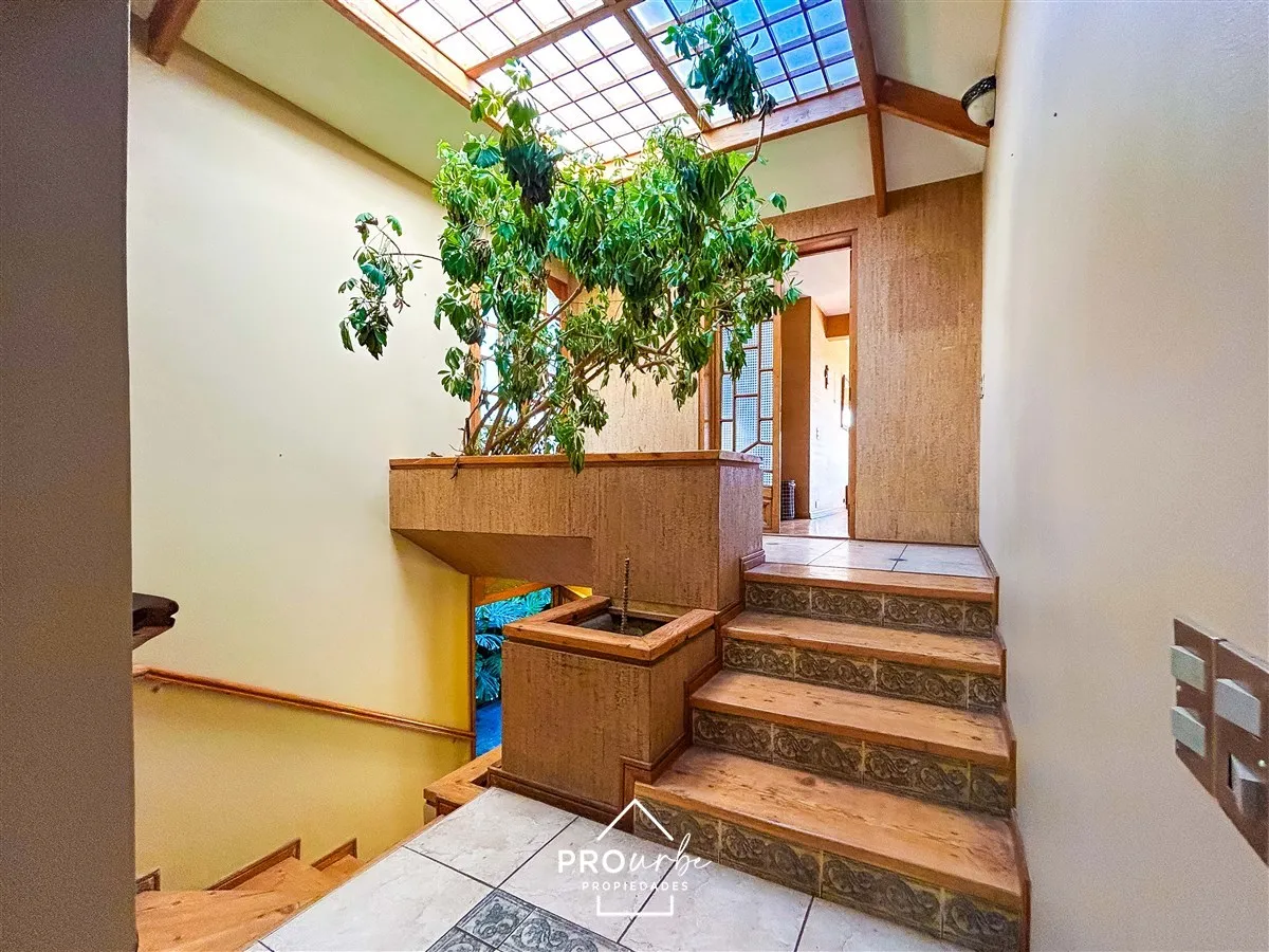Imagen 2 de 30 de Casa En Venta De 4 Dorm. En Las Condes