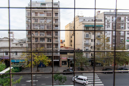 Departamento 4 Amb En Venta En Av. Montes De Oca Al 1100 Barracas Caba