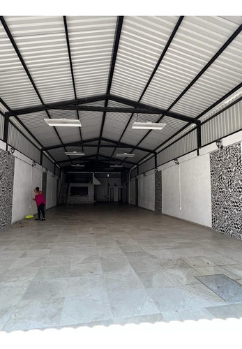 Se Vende Salón De Fiestas , En