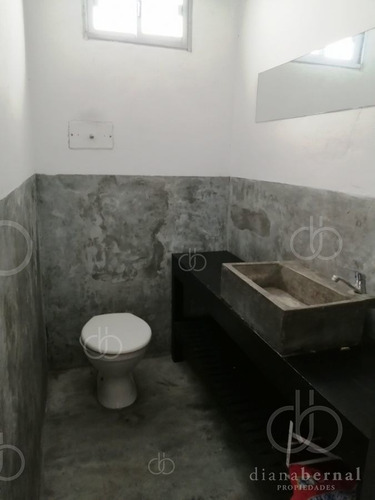 Imagen 8 de 10 de Local Comercial En El Centro De Malodonado, Ideal Para Depósito, Restaurante O Colegio.