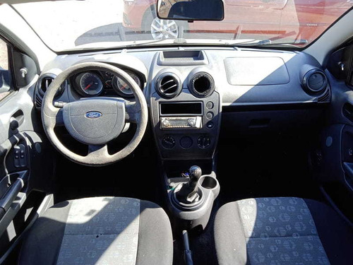 Imagem 5 de 7 de Ford Fiesta 1.0 8v Flex 5p 2011