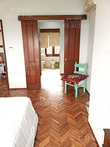 Penthouse En Edificio 2 Plantas, Vista Mar, Terrazas 65 M, 1 Suite, 1 Con Gran Baño, Lavarropa, Cocina Integrada, Supervistas Rambla Veleros - Ref: 245