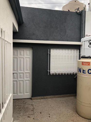 Imagen 2 de 13 de Departamento Interno Por Pasillo (ph) En Venta Tolosa