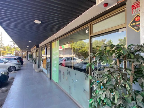Local Comercial Av Chicureo - Strip Center