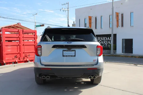 Ford Explorer 2023