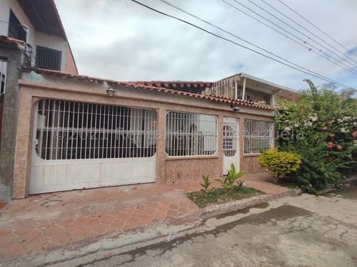 Casa En Venta En Urb. La Floresta, Turmero Cod. 23-3146 Dvm