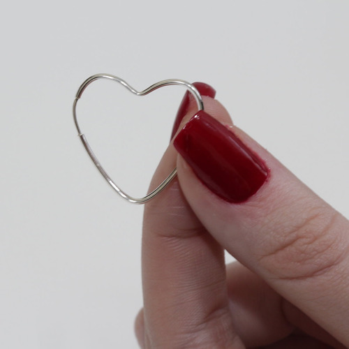Imagem 4 de 6 de Brinco Argola Pequena De Prata 925 Coração - 25mm Feminina