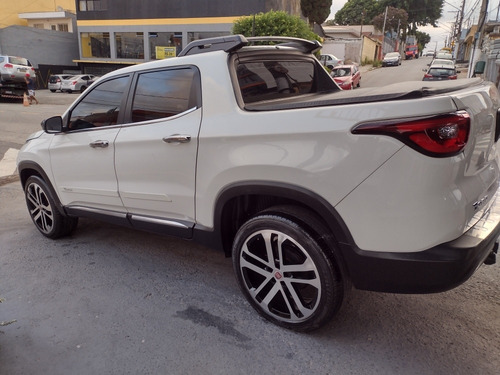 Imagem 9 de 12 de Fiat Toro 2018 1.8 16v Freedom Flex 4x2 Aut. 4p