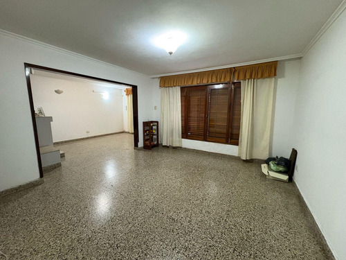 Casa En Venta En Poeta Lugones, Apta Crédito, 4 Dor, 2 Baños