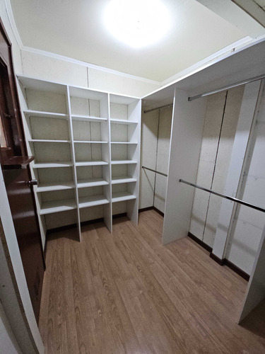 Amplia Casa En Venta En Parcela (82309)