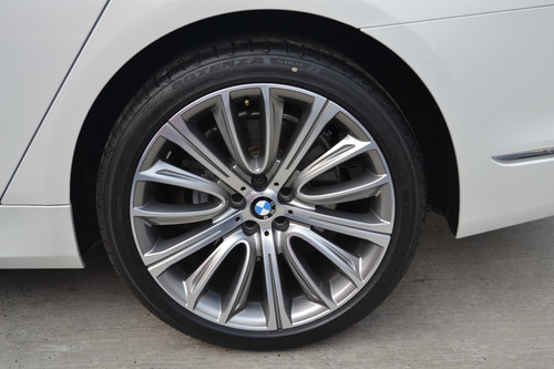 Imagen 13 de 13 de Bmw 750ia Excellence 2019