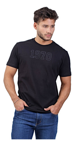 Remera 1970 Negra, Hombre. Bravo Jeans. Talle S Al 4xl