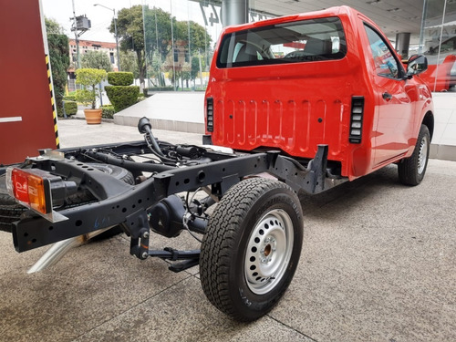 Imagen 9 de 14 de Np300 Chasis Cabina Diesel T/m 2021