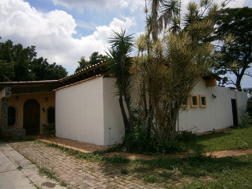 Casa En Venta Colinas De Guataparo Valencia Para Remodelar Anra 22-14120