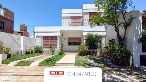 Duplex 3 Dormitorios Venta - San Isidro