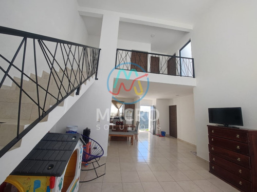 Casa En Renta En Fracc. Pedregal De Oaxtepec Con Alberca