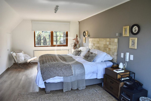 Casa En Venta En 4 Dormitorios Golf Lomas Dehesa