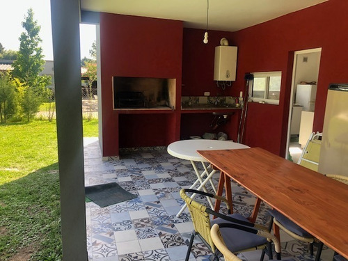 Casa Minimalista De 4 Ambientes A La Venta En Barrio Privado Brickland Canning.