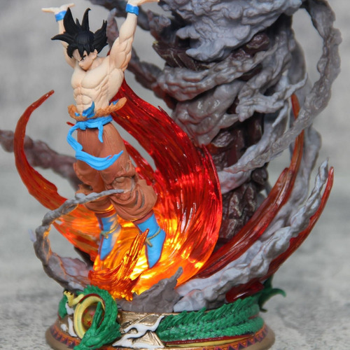 Boneco Goku Genkidama Action Led de 24 cm em Dragon Ball Z