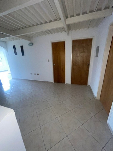 Town House Uso Comercial En Venta Lecheria Calle El Limon
