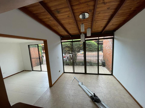 Venta Casa Condominio En Ciudad Jardín, Sur De Cali 1066.