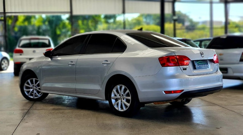Imagem 2 de 11 de Vw Jetta Confortline 2.0 Flex Automático 2012