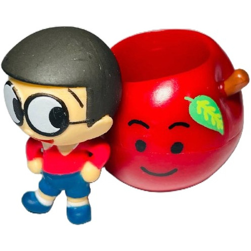Nobita Com Maçã Vermelha (turma Do Doraemon) Altura 3 Cm (Usado)