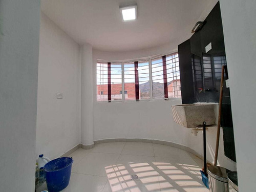 Imagen 5 de 20 de Rosaura Cortez Vende Apartamento Duplex En San Diego Res. Cumbres De San Diego Cerca De Fin De Siglo