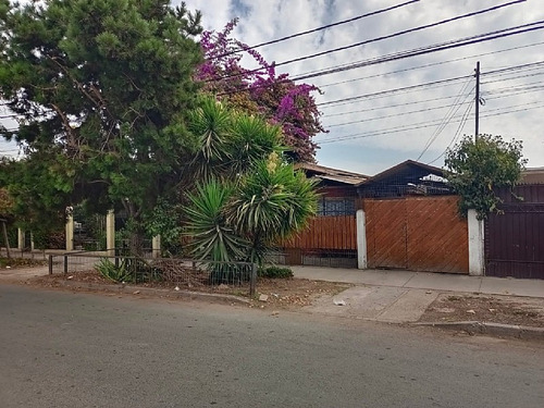 Amplio Terreno Con 2 Casas De Un Piso