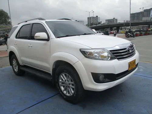 Toyota Fortuner Sr5 4x4 2700cc At Aa