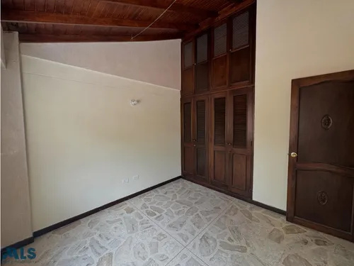 Venta De Casa En Envigado, El Escobero Barte Baja(mls#250854)