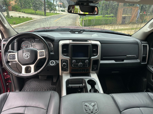 RAM Ram Classic 5.7 Laramie Cab. Dupla 4X4 Aut. 4P